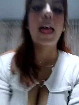 Snapshot of mia_hottie2210 chatting on January 6, 2026, 12:36 am mia hottie2210 online show from January 6, 2026, 12:36 am