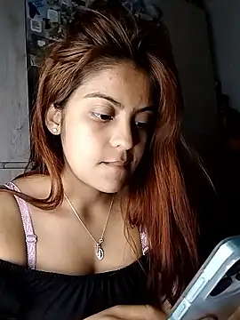 Snapshot of mia_hottie2210 chatting on January 11, 2026, 2:40 am mia hottie2210 online show from January 11, 2026, 2:40 am