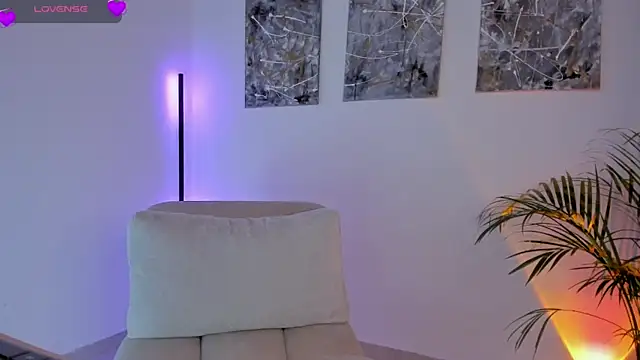 Nicollewest1 online show from May 24, 2026, 11:48 pm