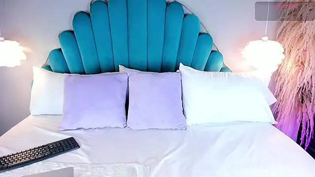 FiorelaSton online show from January 12, 2026, 10:36 pm