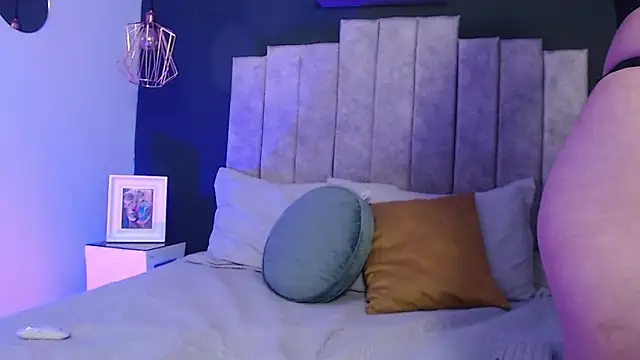 Demetra-Nox01 online show from January 7, 2026, 4:17 am