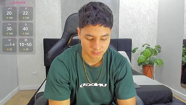 Snapshot of Noah_Clarkk chatting on June 21, 2026, 2:56 pm Noah Clarkk online show from June 21, 2026, 2:56 pm