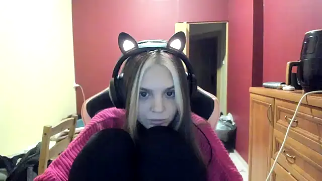 LunaAngell online show from January 6, 2026, 9:19 pm