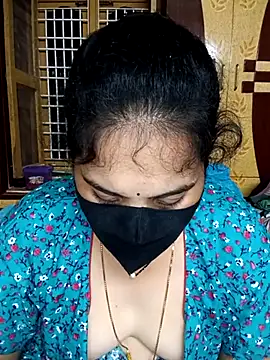 Snapshot of maduri__ chatting on February 4, 2026, 6:47 pm maduri online show from February 4, 2026, 6:47 pm