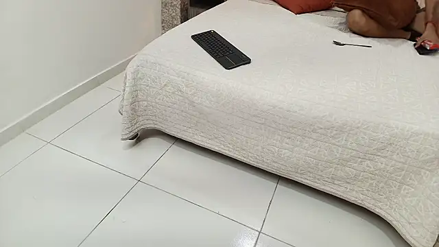 zoe bermudez online show from December 18, 2025, 1:26 pm