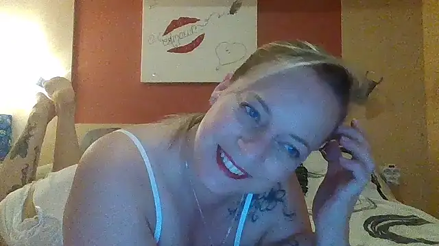 Miss-Chupagirly online show from December 20, 2025, 10:23 pm