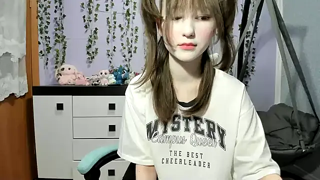 Yoonhee ki online show from March 6, 2026, 9:43 pm