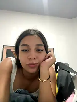Snapshot of Babyabril18_ chatting on December 23, 2025, 1:16 am Babyabril18 online show from December 23, 2025, 1:16 am