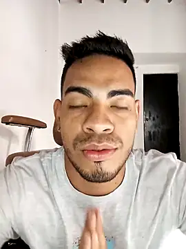 Moreno latino sex online show from December 21, 2025, 5:25 pm