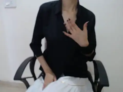 Farhana beautyfull online show from March 26, 2026, 4:44 am