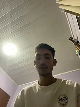 Snapshot of GuioficialBr chatting on February 22, 2026, 4:04 am GuioficialBr online show from February 22, 2026, 4:04 am