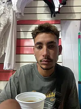 Snapshot of GuioficialBr chatting on January 19, 2026, 3:05 pm GuioficialBr online show from January 19, 2026, 3:05 pm