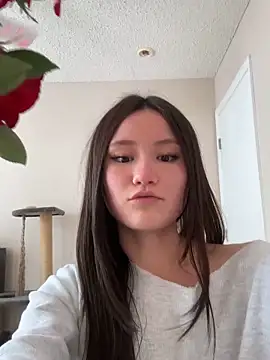 luvvivii online show from February 16, 2026, 10:07 pm