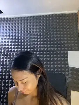 Yourtranscutie21 online show from March 19, 2026, 10:04 am