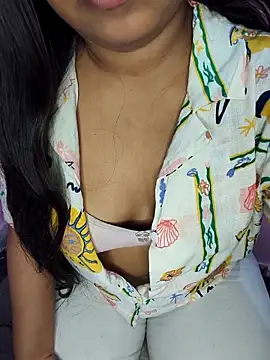 Snapshot of -ALYA chatting on December 21, 2025, 9:33 am -ALYA online show from December 21, 2025, 9:33 am