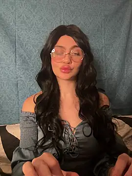 aniie lovx online show from April 24, 2026, 8:22 pm