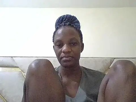 Snapshot of SimplyHer chatting on January 10, 2026, 11:33 pm SimplyHer online show from January 10, 2026, 11:33 pm