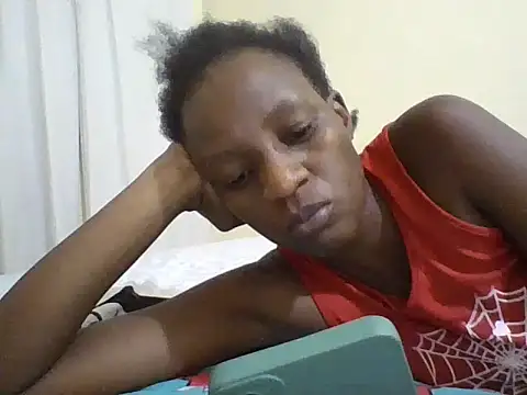 Snapshot of SimplyHer chatting on January 5, 2026, 6:00 pm SimplyHer online show from January 5, 2026, 6:00 pm