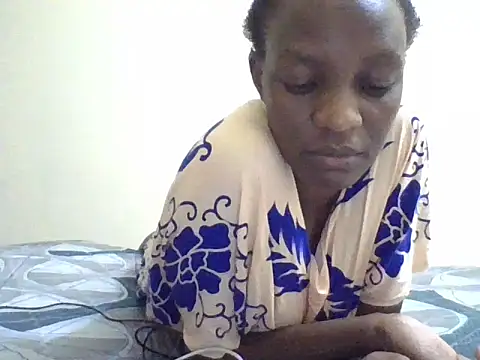 Snapshot of SimplyHer chatting on December 22, 2025, 4:18 pm SimplyHer online show from December 22, 2025, 4:18 pm