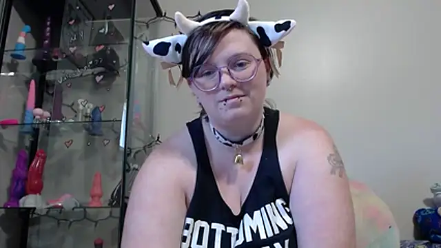 Snapshot of Pupghostt chatting on May 13, 2026, 4:25 pm Pupghostt online show from May 13, 2026, 4:25 pm