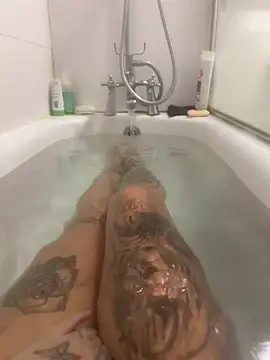 urprettygirlleenay online show from February 17, 2026, 2:25 pm