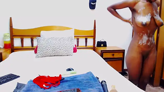 Snapshot of DarkAfricanLadyxx chatting on February 17, 2026, 7:44 pm DarkAfricanLadyxx online show from February 17, 2026, 7:44 pm