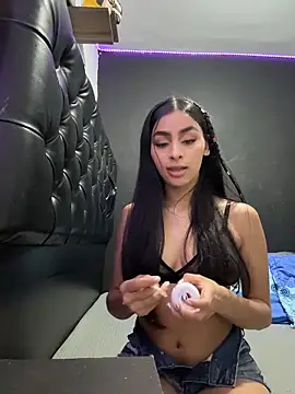 ManuelaEvans  online show from February 9, 2026, 9:46 pm