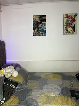 junorise23 online show from April 7, 2026, 3:41 am