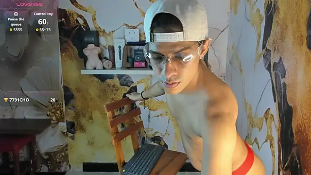 Victor LatinBoy online show from March 2, 2026, 5:08 am