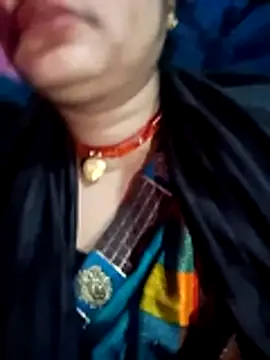 Snapshot of Manisha8l chatting on December 23, 2025, 12:11 am Manisha8l online show from December 23, 2025, 12:11 am