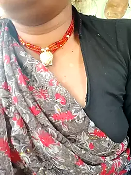 Snapshot of Manisha8l chatting on January 13, 2026, 8:40 am Manisha8l online show from January 13, 2026, 8:40 am