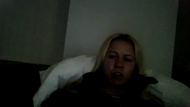 jennyblondeuk online show from March 23, 2026, 11:04 pm