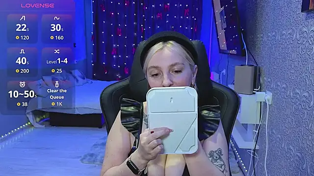 Eva Vibe  online show from January 9, 2026, 5:09 pm