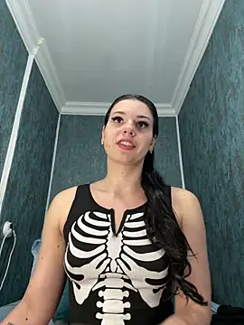 RedAssHottie online show from April 6, 2026, 3:13 am