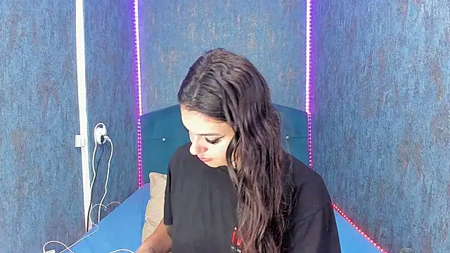 RedAssHottie online show from September 12, 2025, 3:06 am