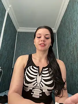 RedAssHottie online show from April 6, 2026, 4:46 am