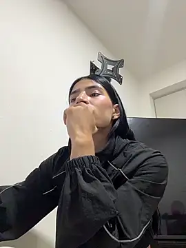 Ema Rose  online show from April 17, 2026, 8:22 pm