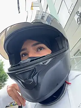 Ema Rose  online show from January 12, 2026, 5:09 pm