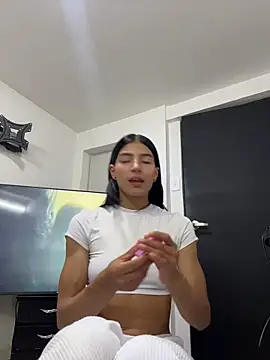 Ema Rose  online show from April 7, 2026, 8:32 pm