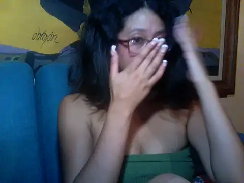 Snapshot of SweetDeya chatting on March 22, 2026, 3:32 am SweetDeya online show from March 22, 2026, 3:32 am