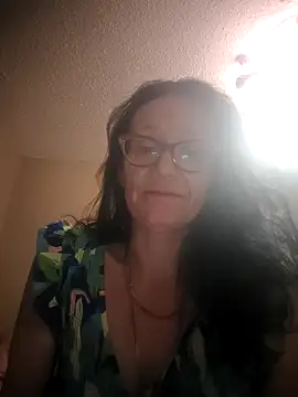 CrownedCuppa online show from April 2, 2026, 1:57 am