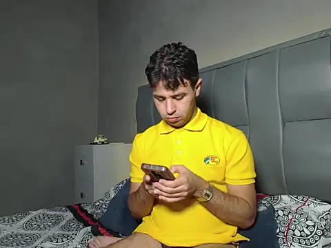 Snapshot of MAXIMILAINO-XXX chatting on February 5, 2026, 12:06 am MAXIMILAINO-XXX online show from February 5, 2026, 12:06 am