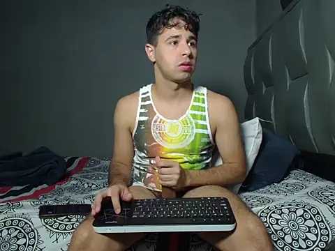 MAXIMILAINO-XXX online show from March 8, 2026, 12:16 am