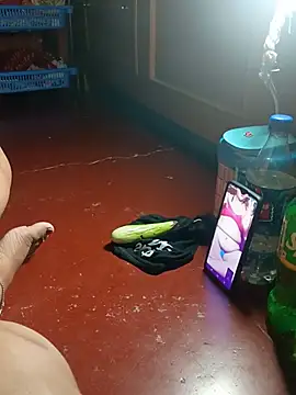 Hot-Angale online show from July 7, 2026, 7:06 pm