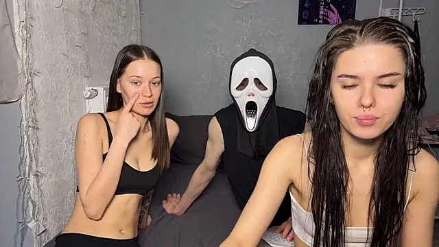 Snapshot of girls_secrets chatting on March 27, 2026, 10:16 am girls secrets online show from March 27, 2026, 10:16 am