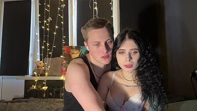 love4couple online show from April 7, 2026, 11:56 am