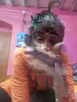 Hooghlypinkivabi online show from February 13, 2026, 1:22 pm