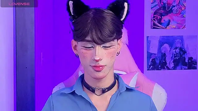 Kitsuneplay  online show from April 14, 2026, 5:29 pm