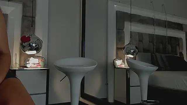 ElenaWatsonn online show from March 18, 2026, 8:21 pm