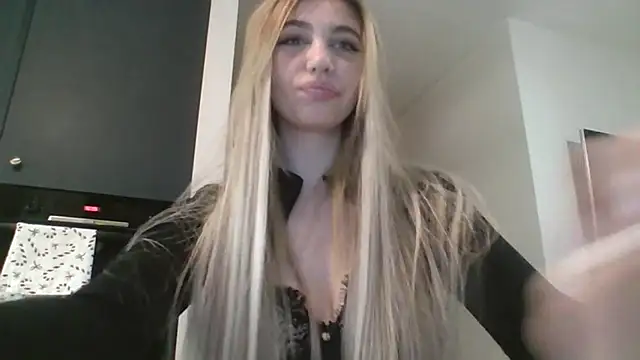 Snapshot of TeenLily chatting on March 2, 2026, 7:32 pm TeenLily online show from March 2, 2026, 7:32 pm